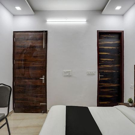 Townhouse Cloud Bay Hotel Gurgaon Exterior foto