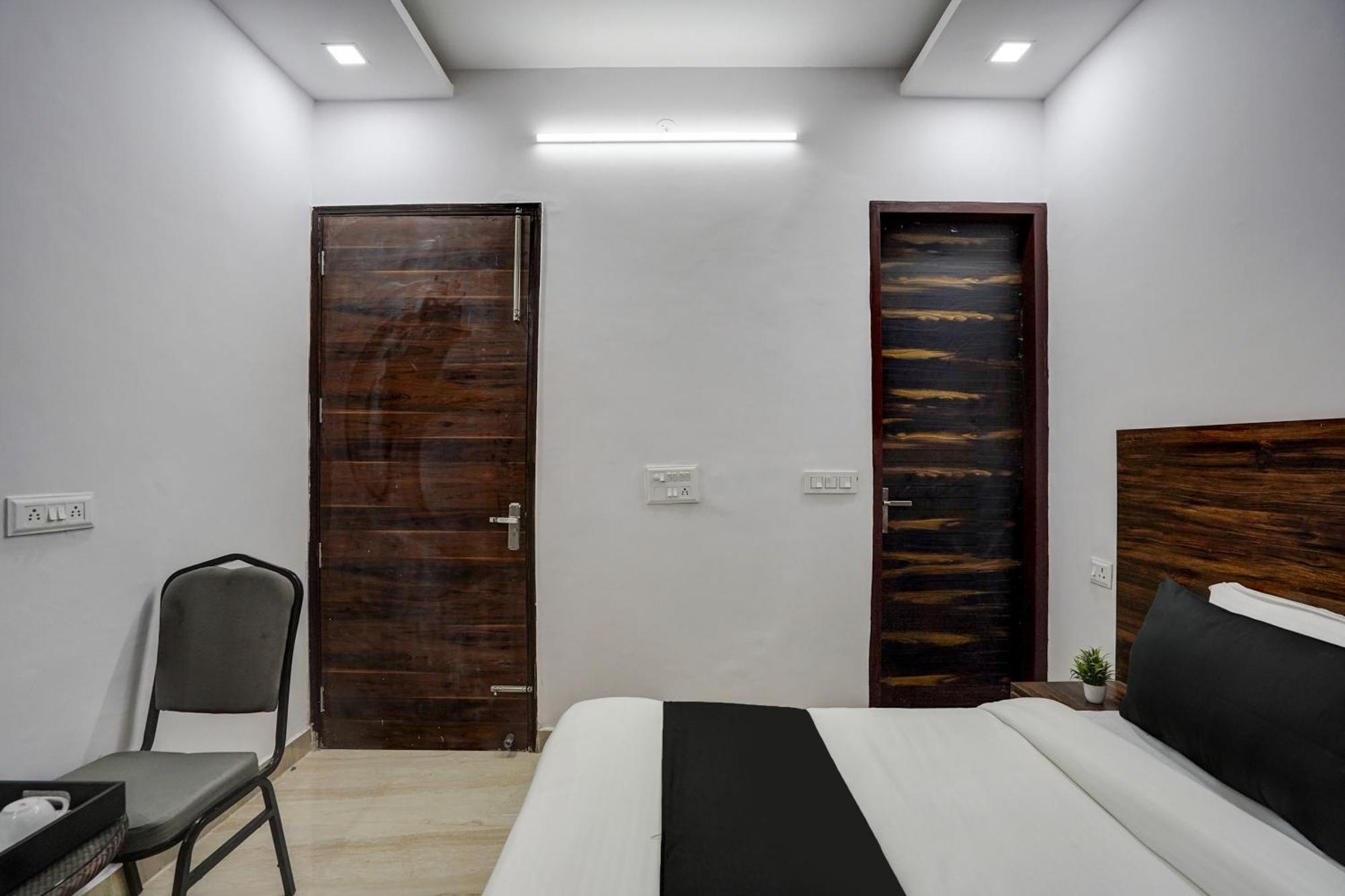 Townhouse Cloud Bay Hotel Gurgaon Exterior foto