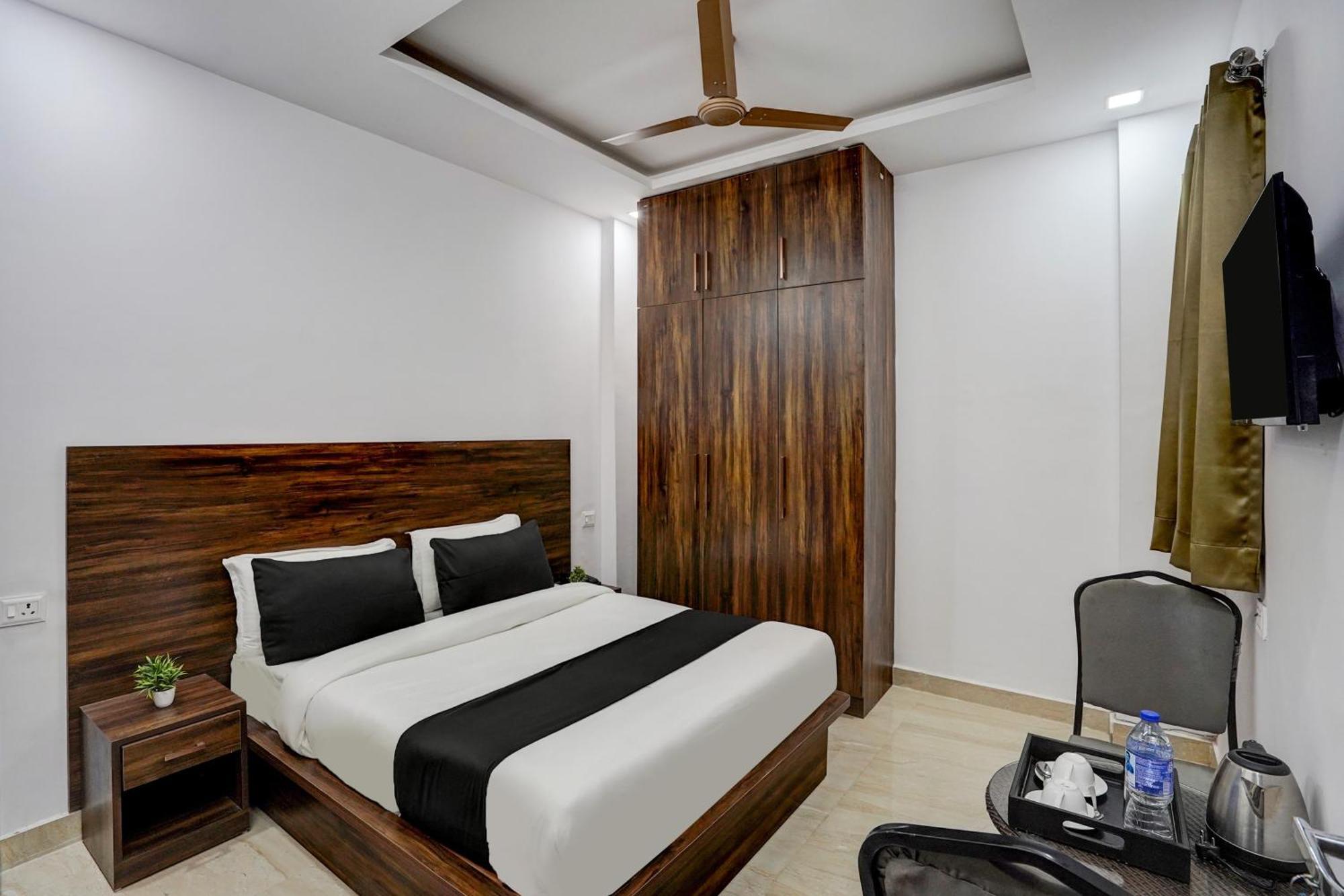 Townhouse Cloud Bay Hotel Gurgaon Exterior foto