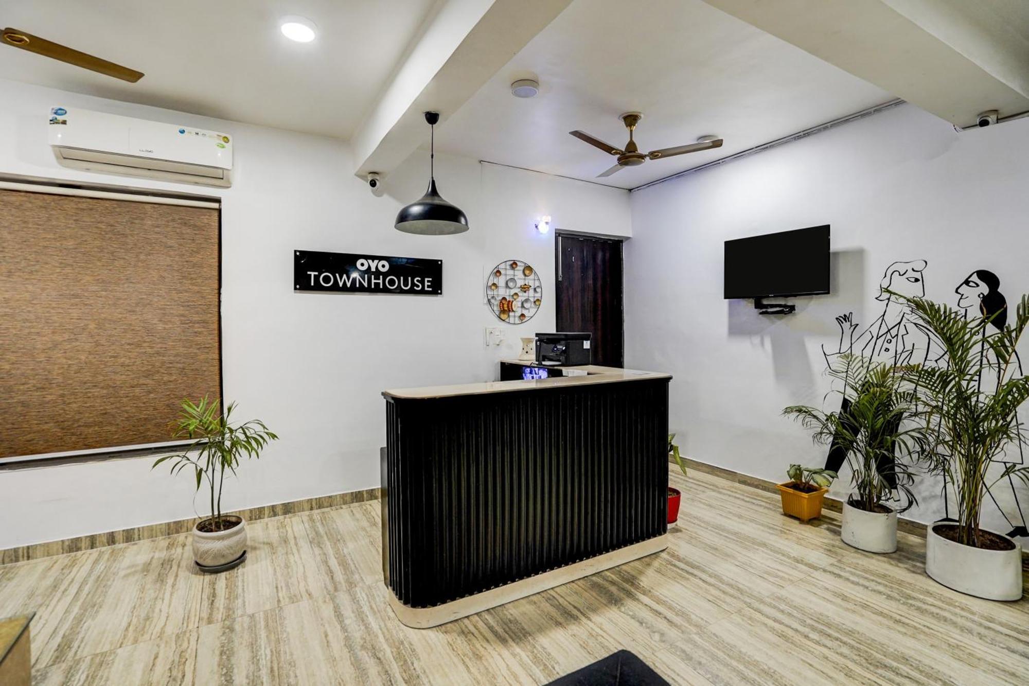 Townhouse Cloud Bay Hotel Gurgaon Exterior foto