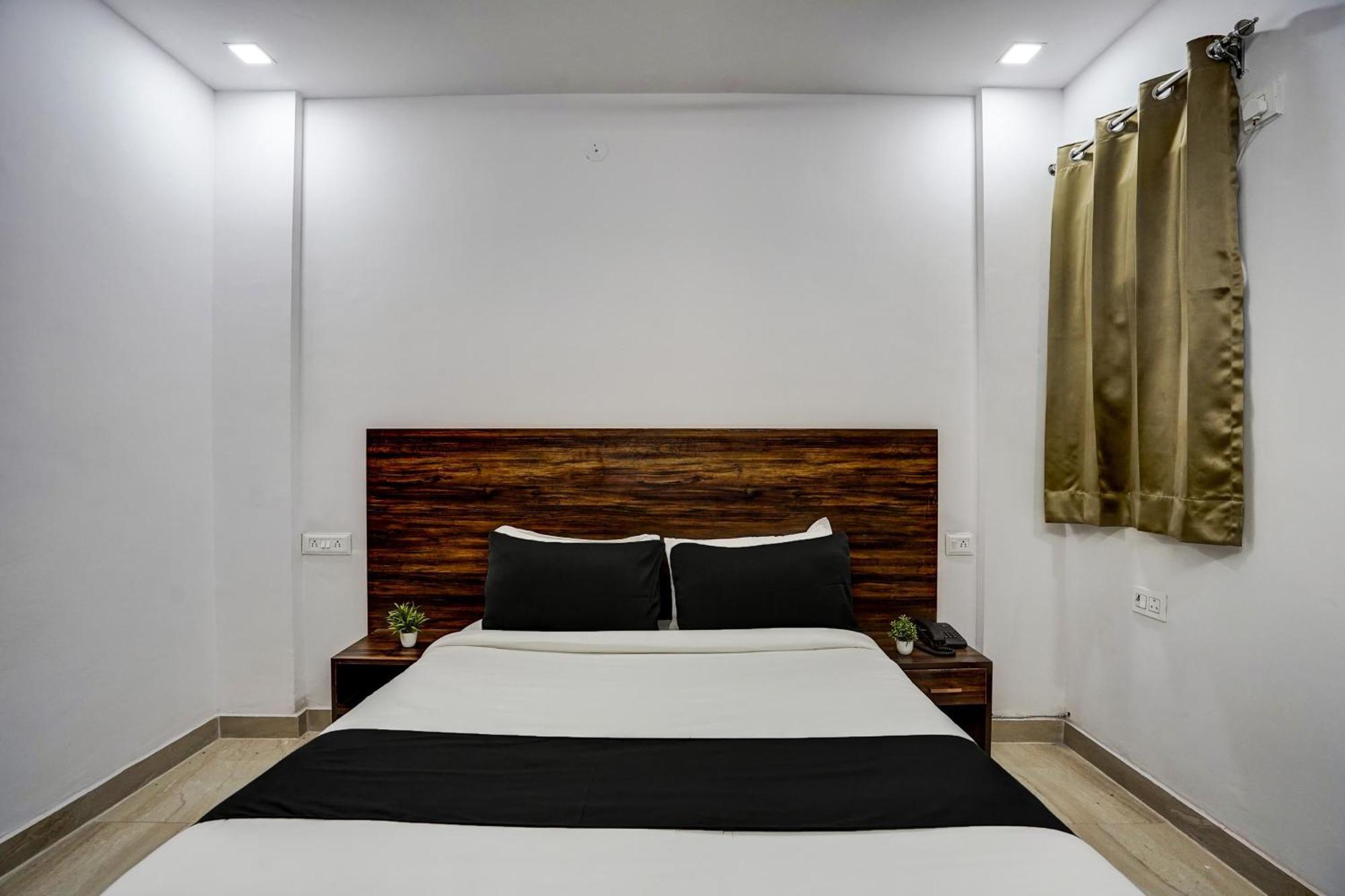 Townhouse Cloud Bay Hotel Gurgaon Exterior foto