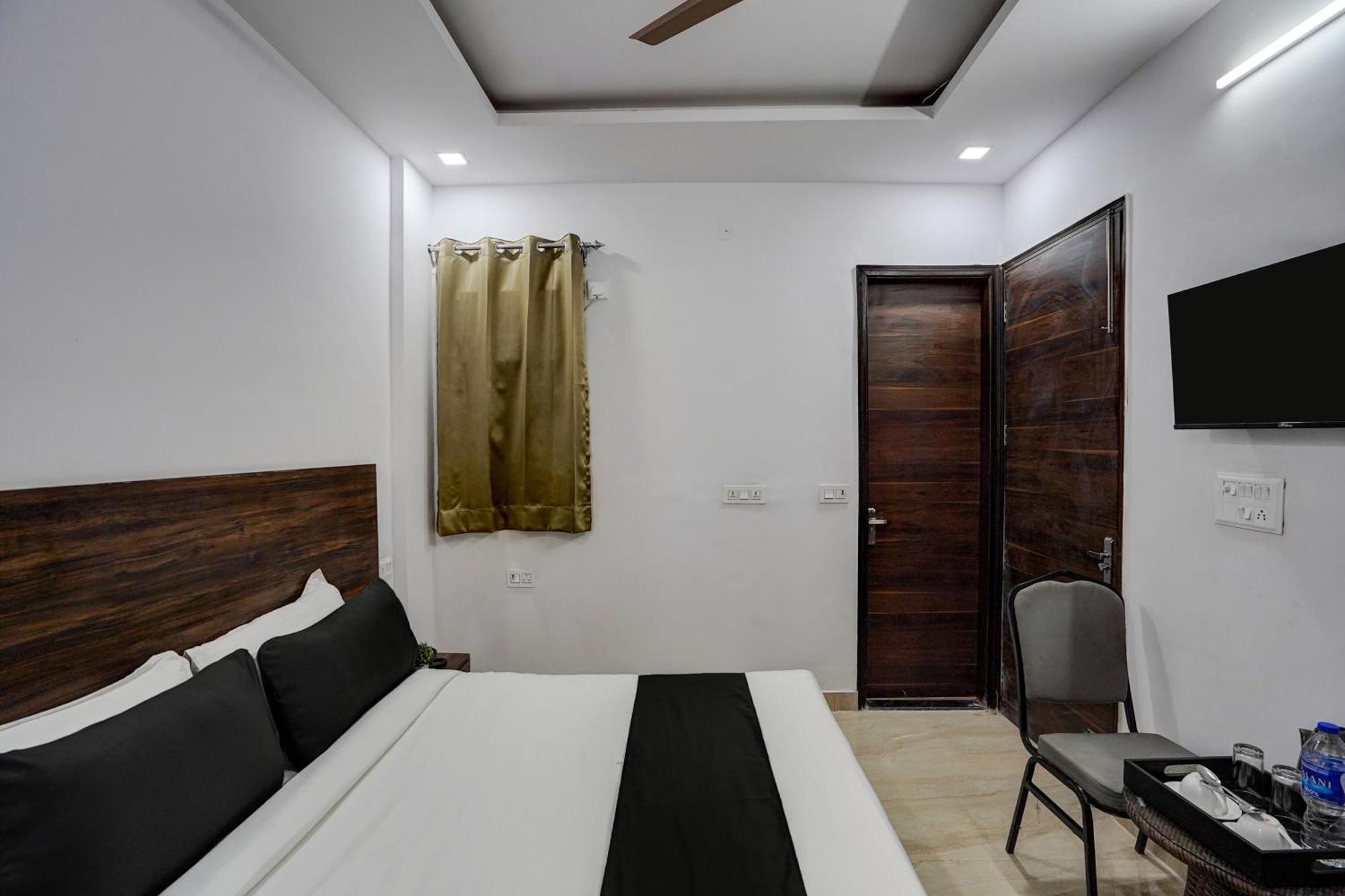 Townhouse Cloud Bay Hotel Gurgaon Exterior foto