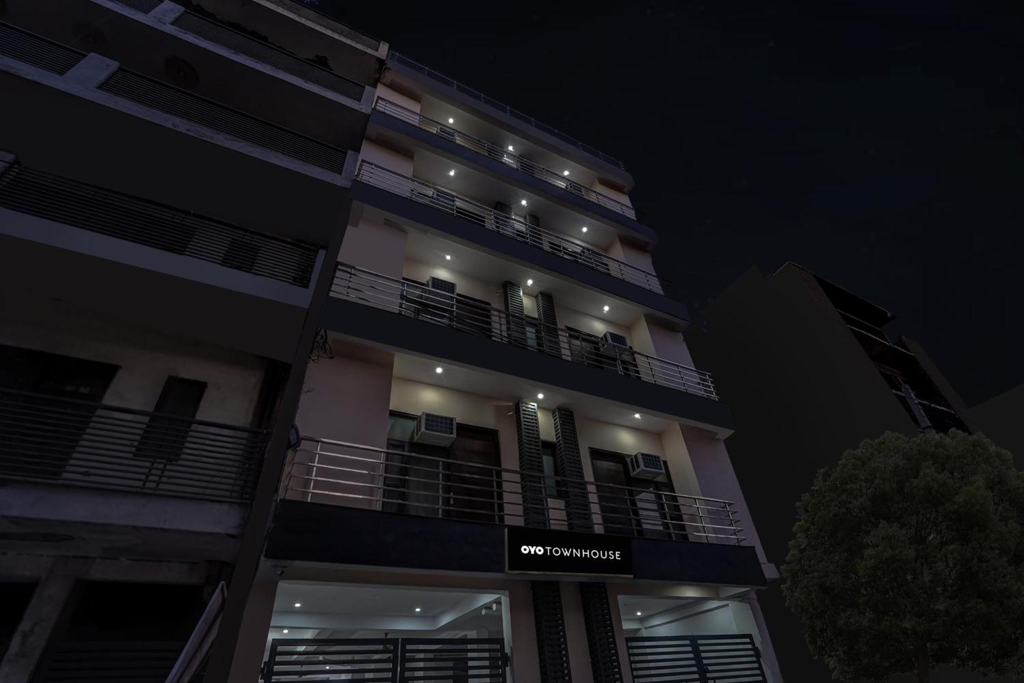 Townhouse Cloud Bay Hotel Gurgaon Exterior foto