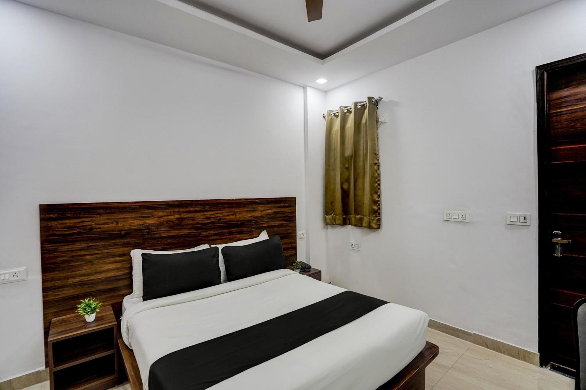 Townhouse Cloud Bay Hotel Gurgaon Exterior foto
